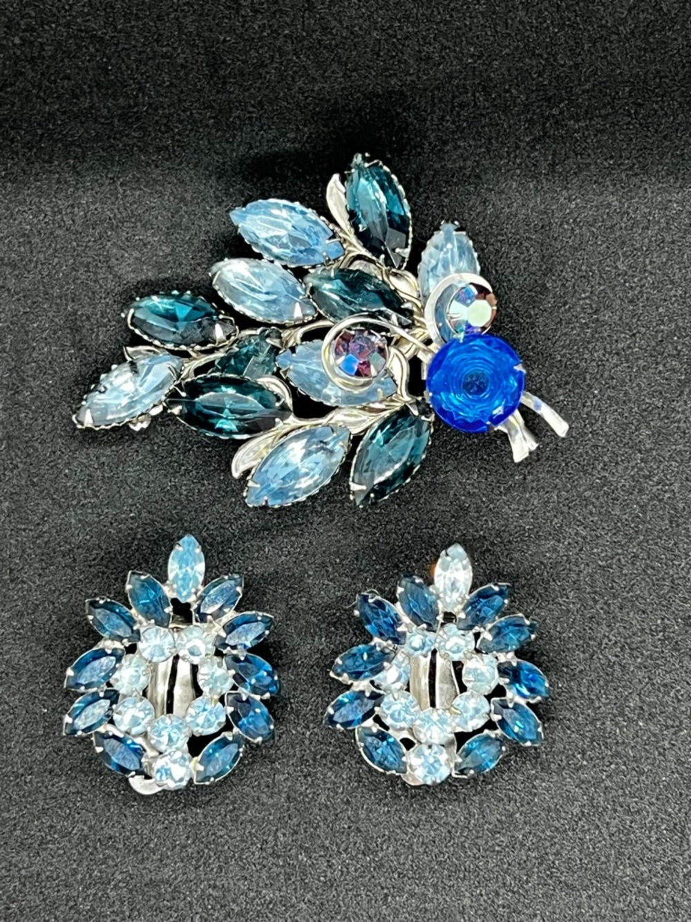 VTG Kramer of NY Blue Rhinestone Floral Brooch & Clip-On Earrings Set Glamour